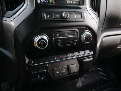 Used 2021 GMC Sierra 3500 2WD Crew Cab w/ Convenience Package image 17