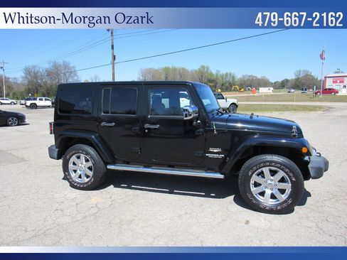 Used 2013 Jeep Wrangler Unlimited Sahara w/ Mopar Chrome Edition Group image 17