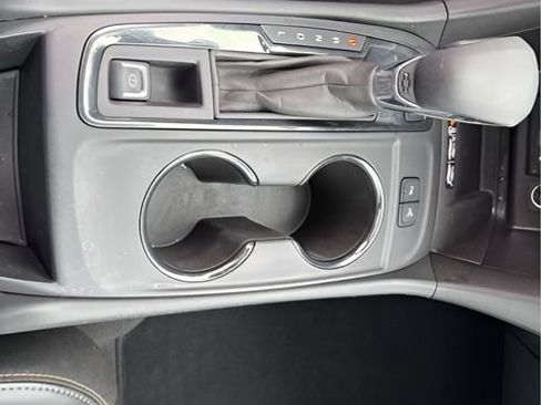 Used 2024 Chevrolet Equinox Premier AWD/4WD image 17