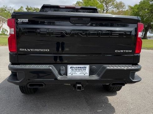 Used 2019 Chevrolet Silverado 1500 Custom Trail Boss w/ Custom Convenience Package AWD/4WD image 4