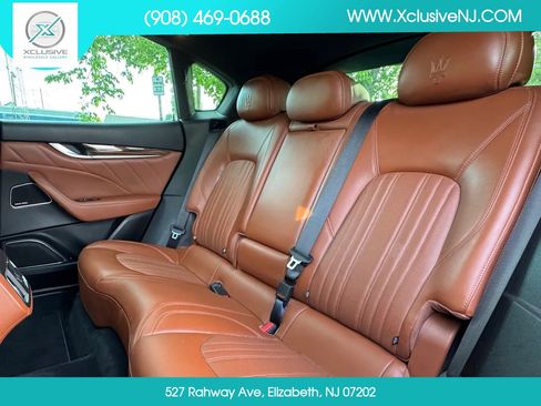 Used 2019 Maserati Levante GranLusso AWD/4WD image 23