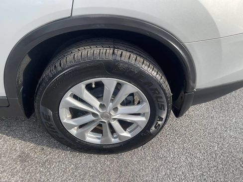 Used 2014 Nissan Rogue SV w/ SV Premium Package image 7