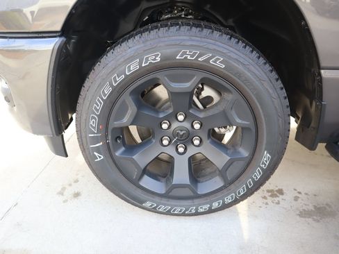 New 2026 RAM 1500 Express AWD/4WD image 16