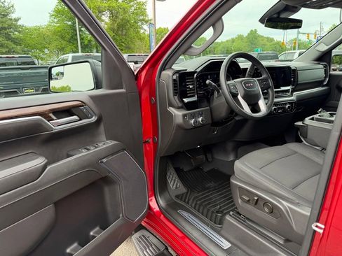 Used 2024 GMC Sierra 1500 Elevation AWD/4WD image 17