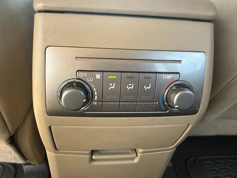 Used 2011 Toyota Highlander 4WD w/ Tech Pkg image 24