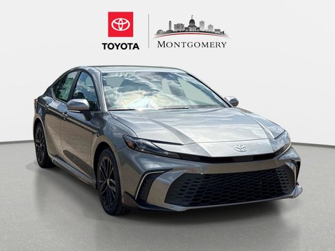 New 2026 Toyota Camry SE FWD image 1