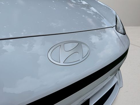 Used 2025 Hyundai Ioniq 6 SEL AWD/4WD image 12