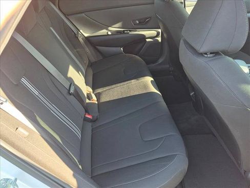 Certified 2025 Hyundai Elantra SEL FWD image 23