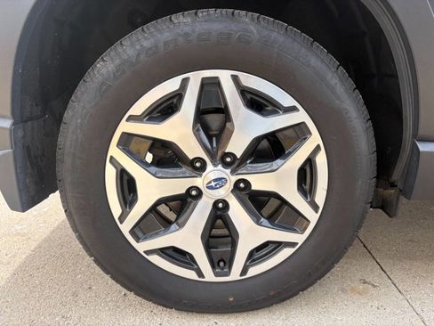 Used 2021 Subaru Forester Premium image 30