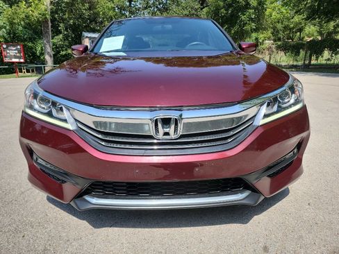 Used 2017 Honda Accord Sport image 3
