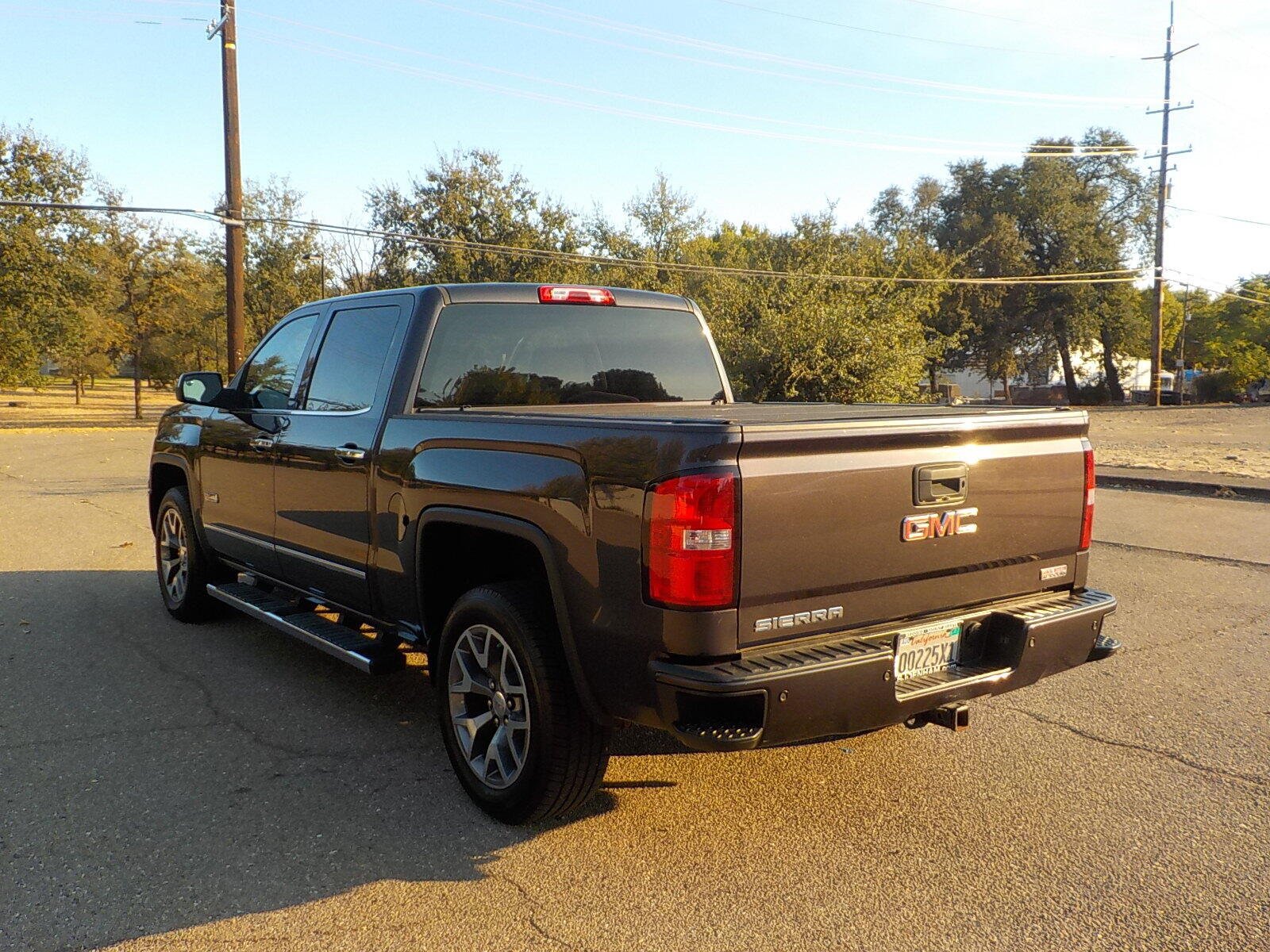 Used 2015 GMC Sierra 1500 SLT w/ All-Terrain Package AWD/4WD image 8