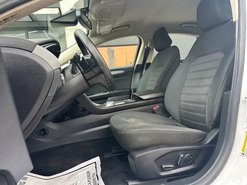 Used 2020 Ford Fusion SE image 7
