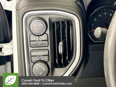 Used 2022 Chevrolet Silverado 2500 LT AWD/4WD image 18