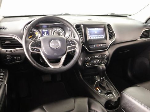 Used 2021 Jeep Cherokee Latitude Plus image 2