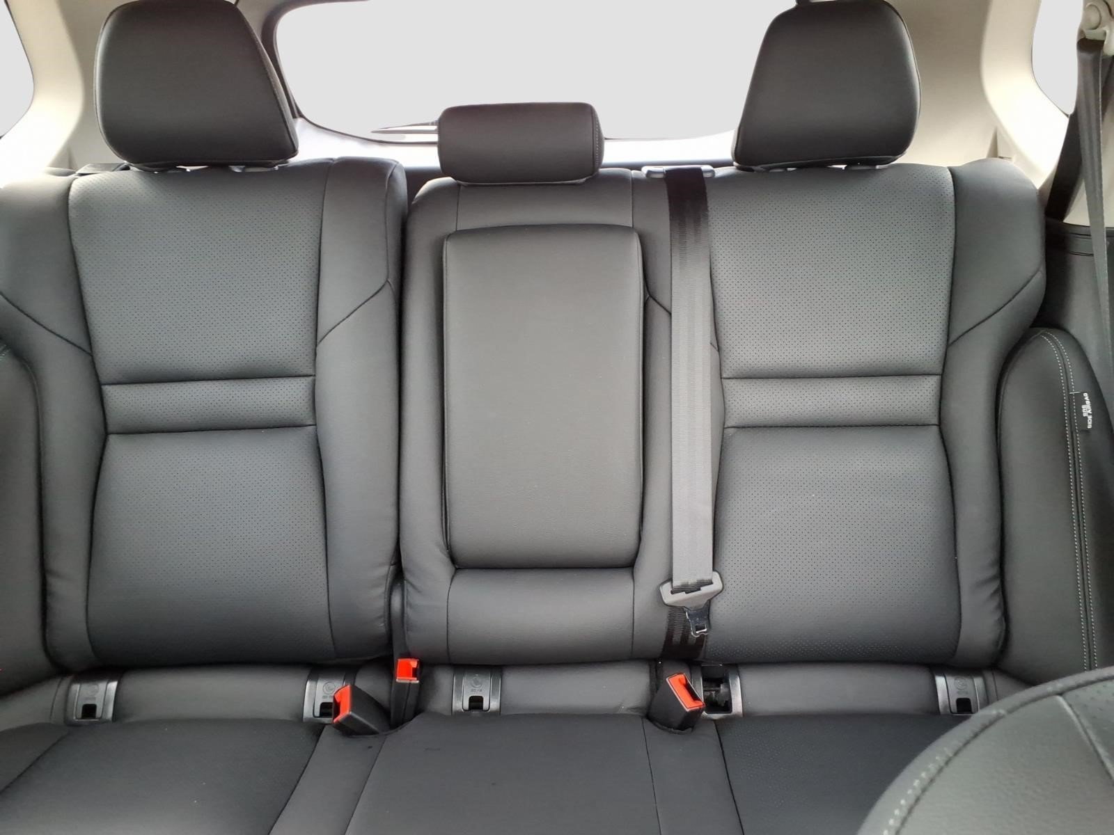 Used 2025 Nissan Rogue S AWD/4WD image 11