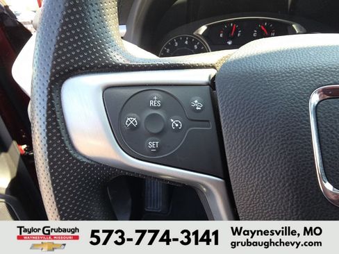 Used 2023 GMC Acadia SLE w/ Driver Convenience Package FWD image 18