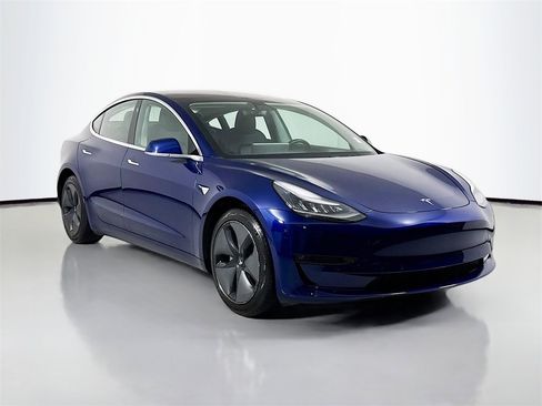 Used 2018 Tesla Model 3 Long Range image 3