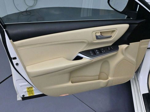 Used 2017 Toyota Camry XLE image 9