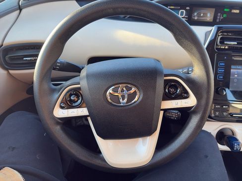 Used 2017 Toyota Prius Two image 18