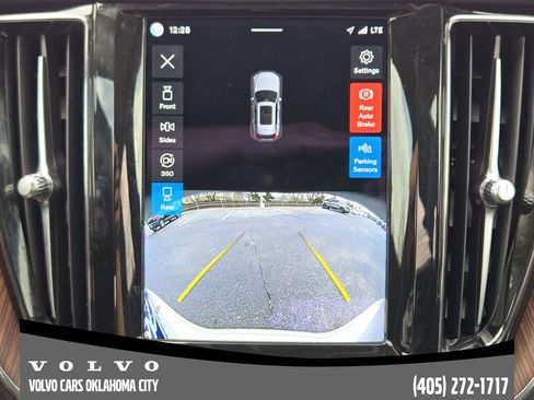 Certified 2023 Volvo XC60 B5 Plus w/ Protection Package Premier image 17