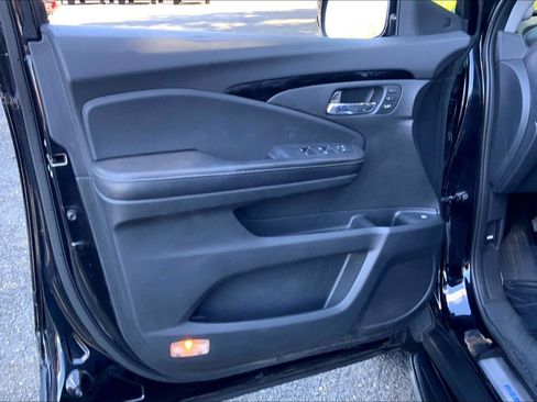 Used 2017 Honda Ridgeline RTL-E image 19