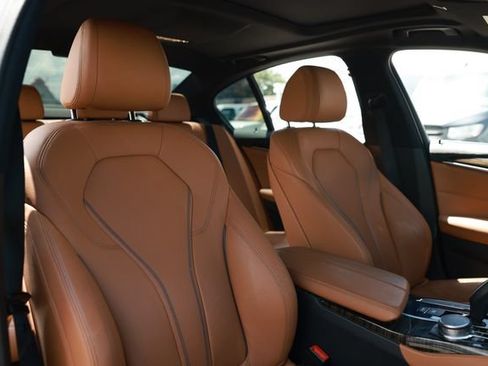 Used 2018 BMW 540i RWD image 19
