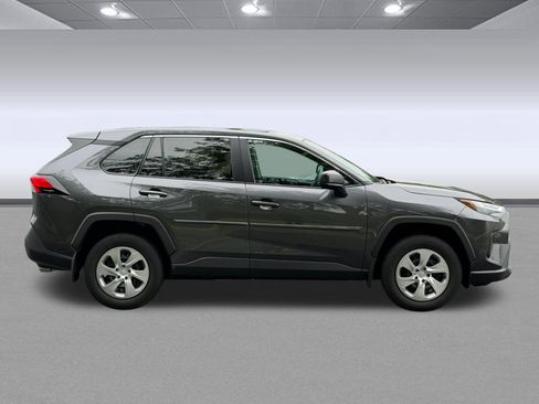 Used 2023 Toyota RAV4 LE AWD/4WD image 8