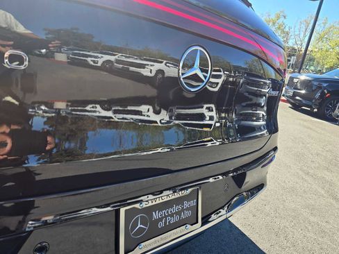 New 2026 Mercedes-Benz EQS 550 4MATIC SUV image 17