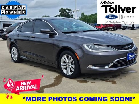 Used 2015 Chrysler 200 Limited w/ Convenience Group image 1