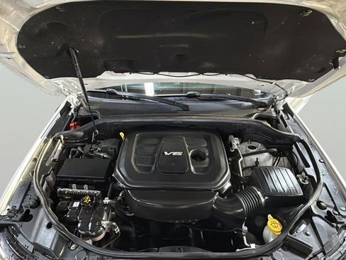Used 2019 Jeep Grand Cherokee Laredo AWD/4WD image 37