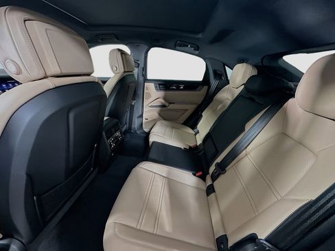 New 2026 Porsche Cayenne Coupe AWD/4WD image 23