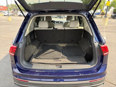 Used 2024 Volkswagen Tiguan SE AWD/4WD image 34