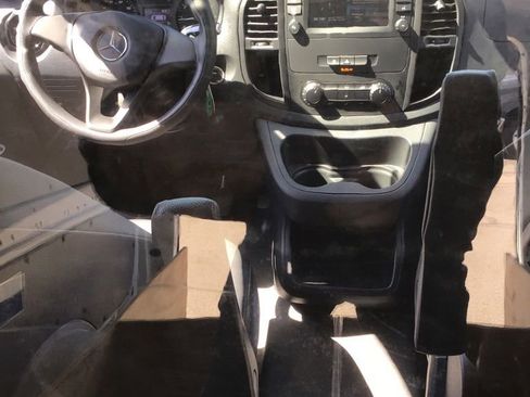 Used 2021 Mercedes-Benz Metris image 5