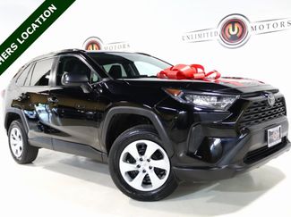 Used 2021 Toyota RAV4 LE image 1