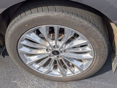 Used 2021 Ford Edge Titanium w/ Equipment Group 301A image 15