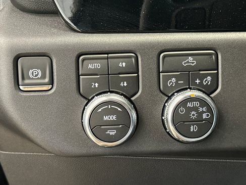 New 2026 GMC Sierra 1500 Elevation w/ X31 Off-Road Package AWD/4WD image 28