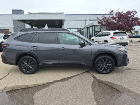Certified 2025 Subaru Outback Onyx Edition AWD/4WD image 4