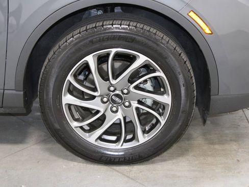 Used 2022 Lincoln Corsair Standard w/ Equipment Group 101A image 12