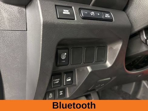 Used 2025 Nissan Frontier PRO-4X AWD/4WD image 10