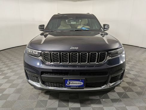 Used 2024 Jeep Grand Cherokee L Limited image 2