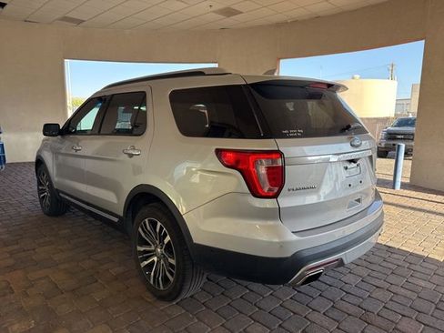 Used 2016 Ford Explorer Platinum image 2