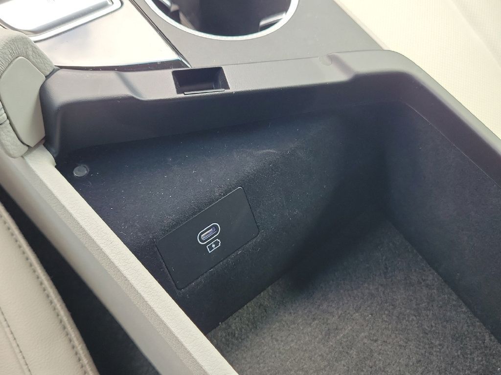 Used 2025 Genesis G70 2.5T RWD image 26