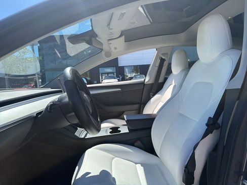 Used 2022 Tesla Model 3 Long Range image 2