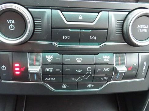 Used 2017 Ford Explorer XLT w/ Equipment Group 202A image 19