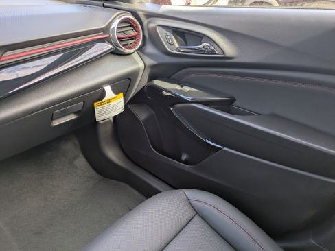 New 2026 Chevrolet Trax RS w/ Sunroof Package image 10