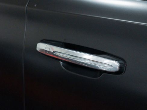 Used 2016 Cadillac Escalade ESV Platinum image 16