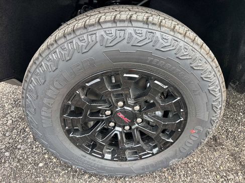 New 2026 GMC Canyon Elevation RWD image 10