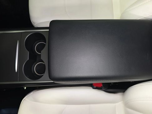 Used 2023 Tesla Model Y Performance AWD/4WD image 34
