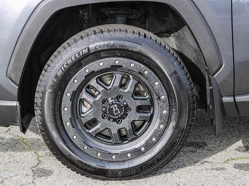 Used 2023 Toyota RAV4 XLE image 8