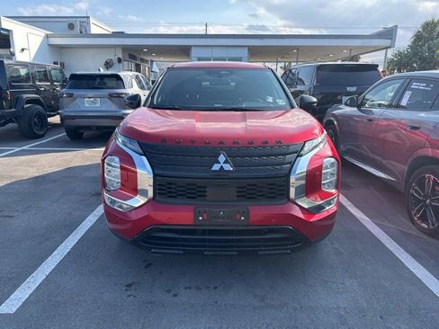 Used 2022 Mitsubishi Outlander SEL Black Edition image 2